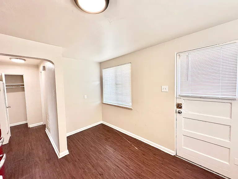 Unit 10 1x1 Top Floor