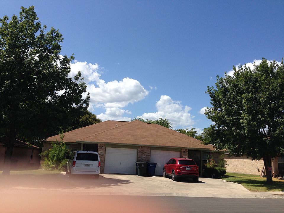 2nd image of 1061 Misty Acres Dr