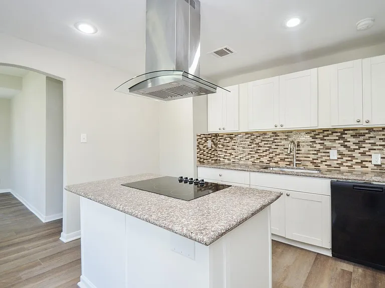 5238 Keystone St — Photo 9
