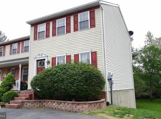 581 Cloverbrook Dr, Ephrata, PA 17522