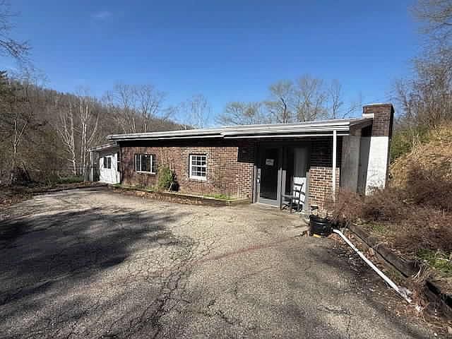 1st image of 12 Holsclaw Dr
