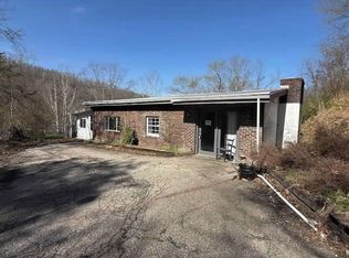 12 Holsclaw Dr, Elkview, WV 25071