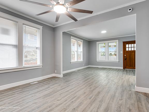 3rd image of 525 Forsythe Ave