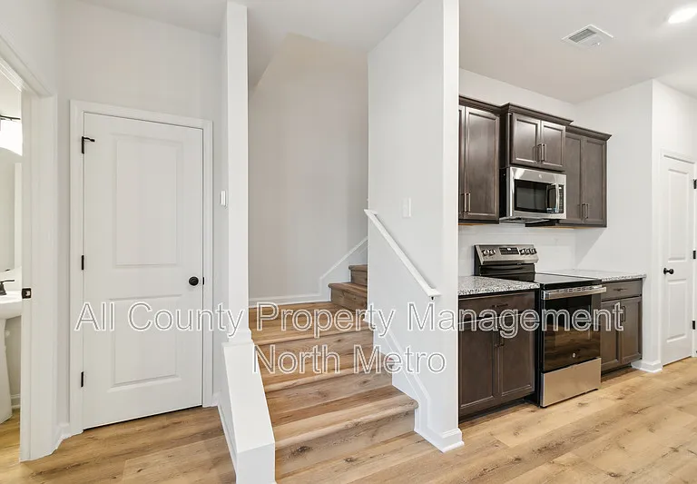 328 Mountain Blvd S #T-4 — Photo 8