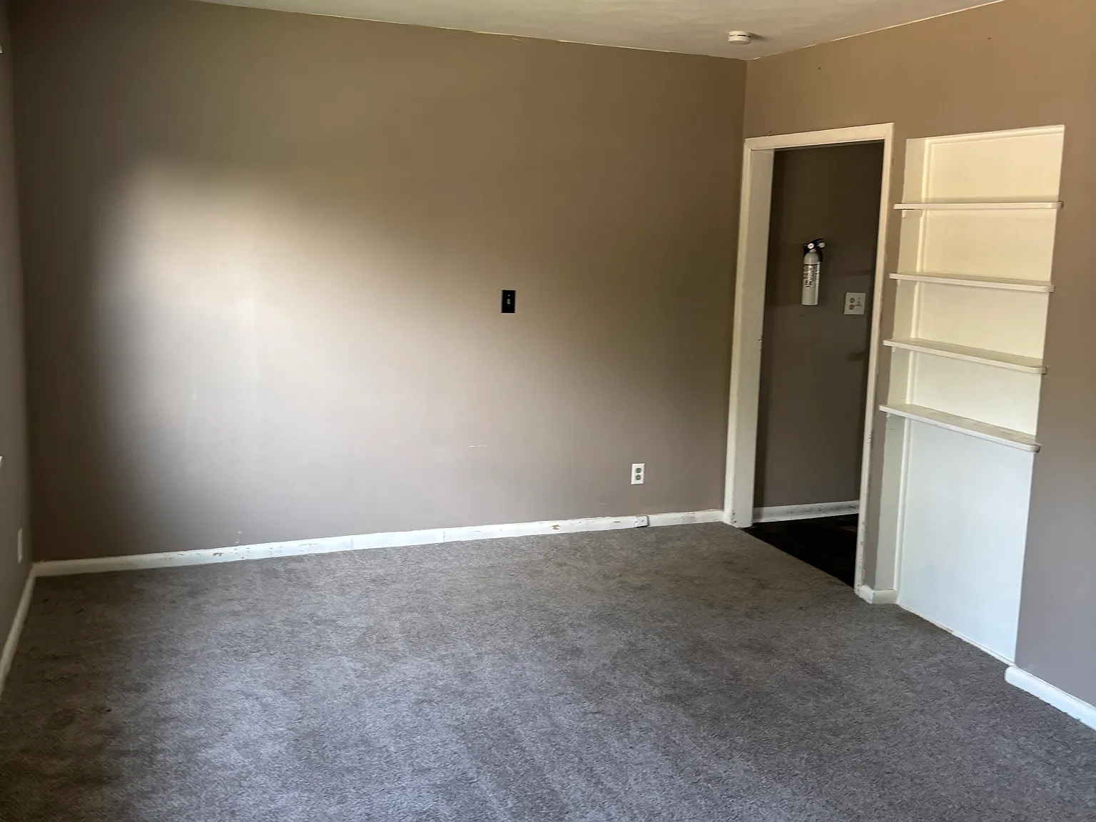 2 bed, $950 — Photo 2