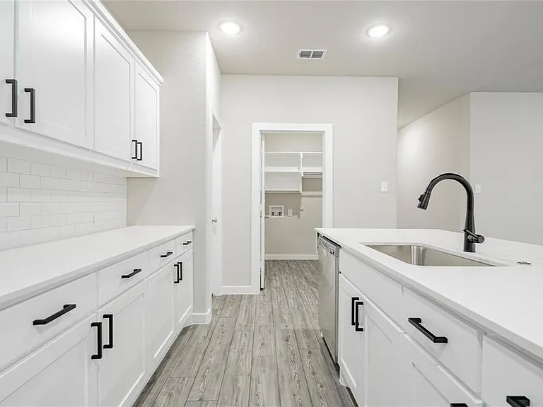 2529 Moser Ln — Photo 6