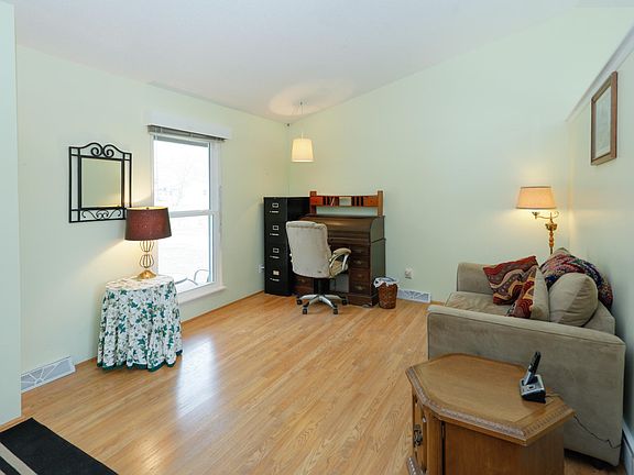 223 E Van Bruggen Dr-103