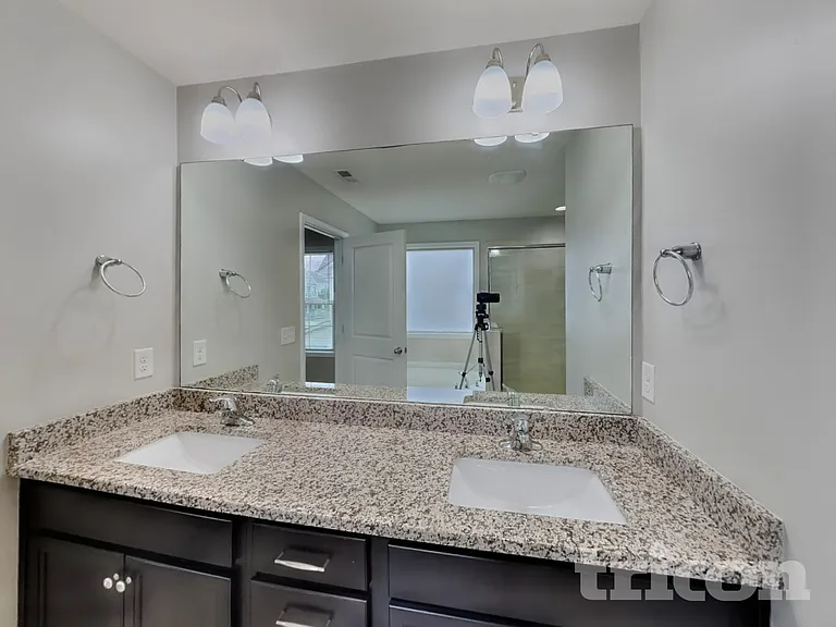 7553 Poplar Meadow Ln — Photo 8
