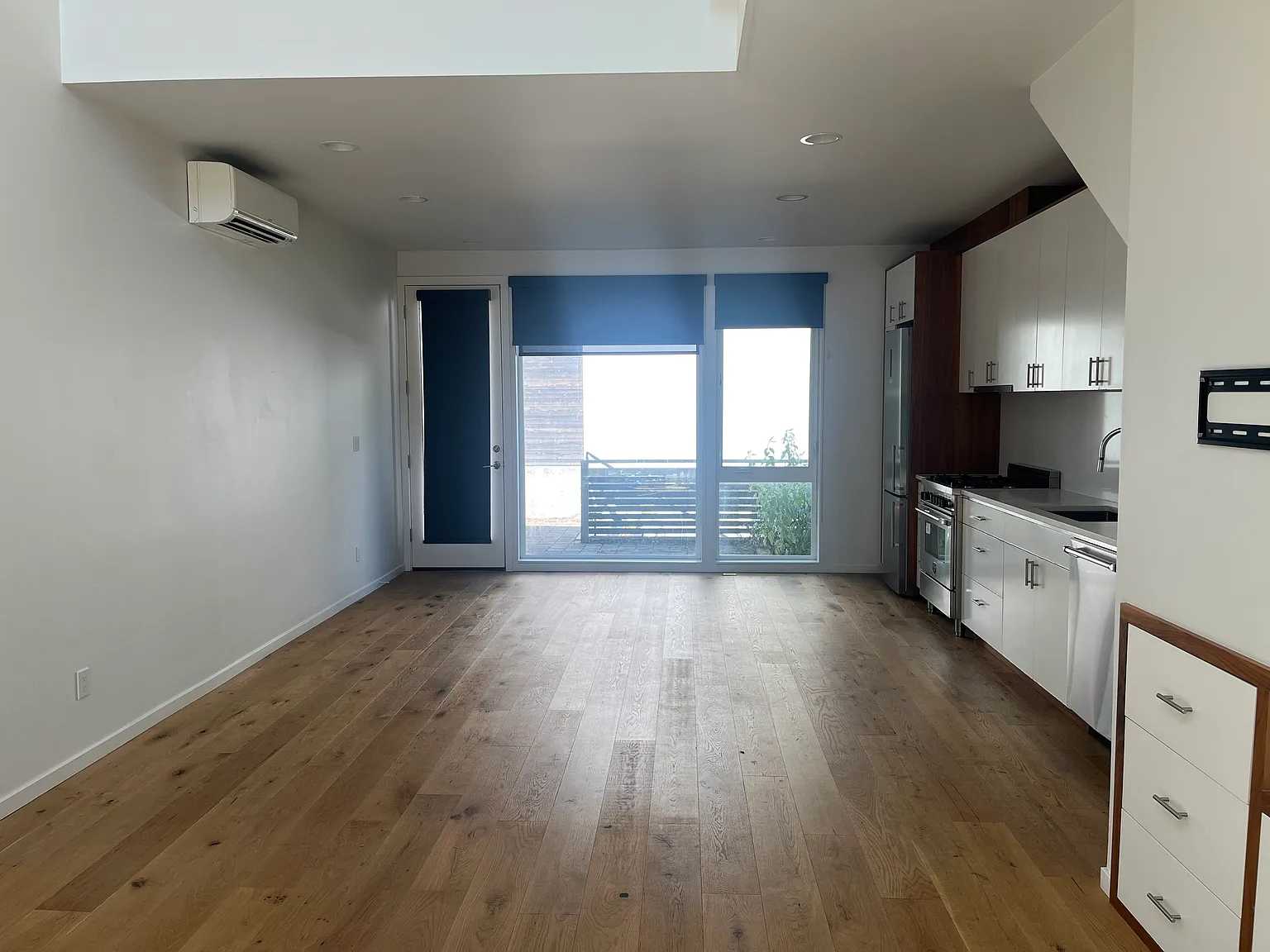428 W Barrett St — Photo 4