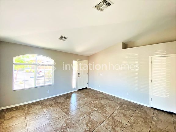 3rd image of 2712 W Sunland Ave