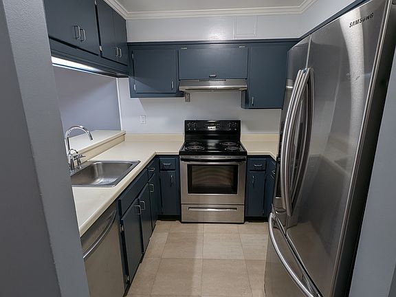 3rd image of 900 Bush St APT 504