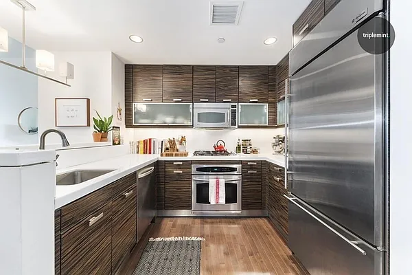 Sold by Triplemint | media 21