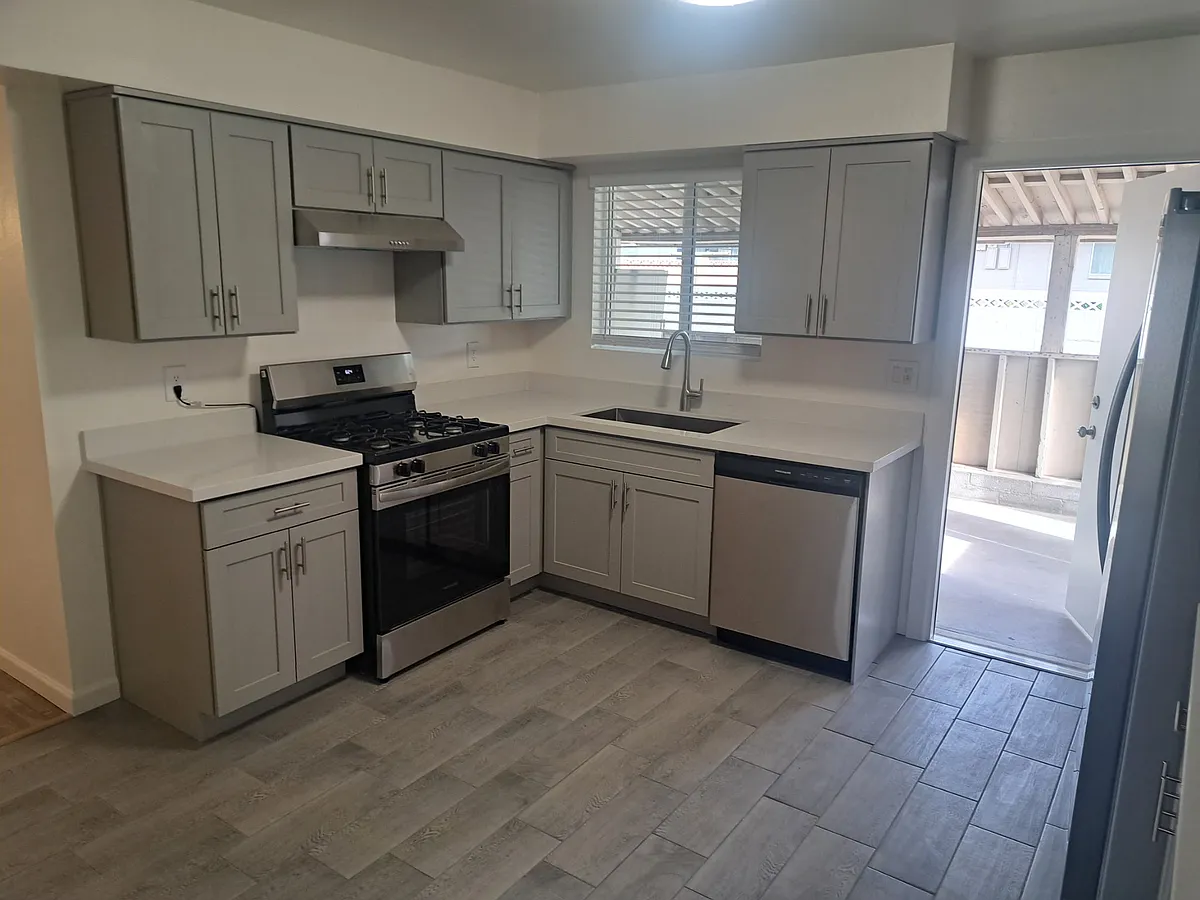 Building Photo - 3638 E Glenrosa Ave #4