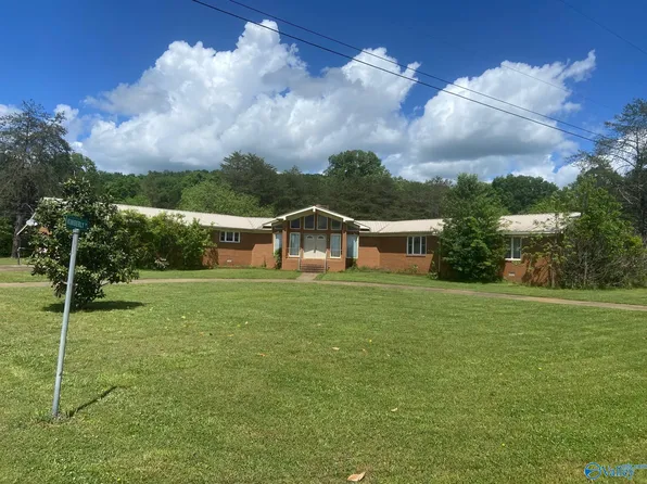 18 Kimberly Dr, Woodville, AL 35776