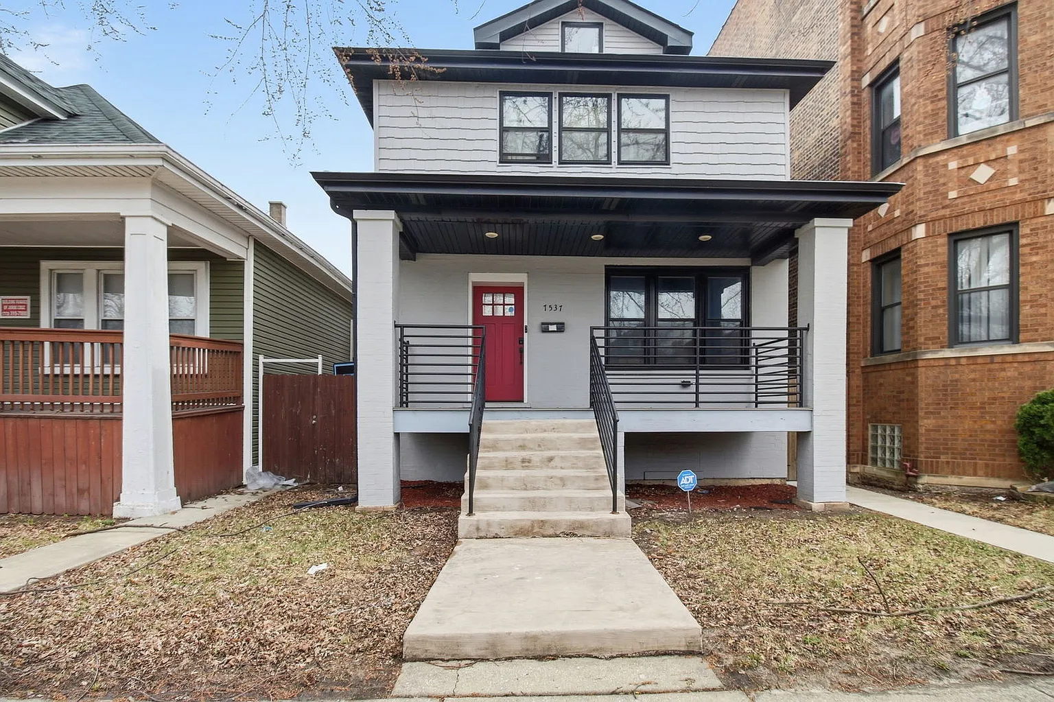 7537 S May St photo 1