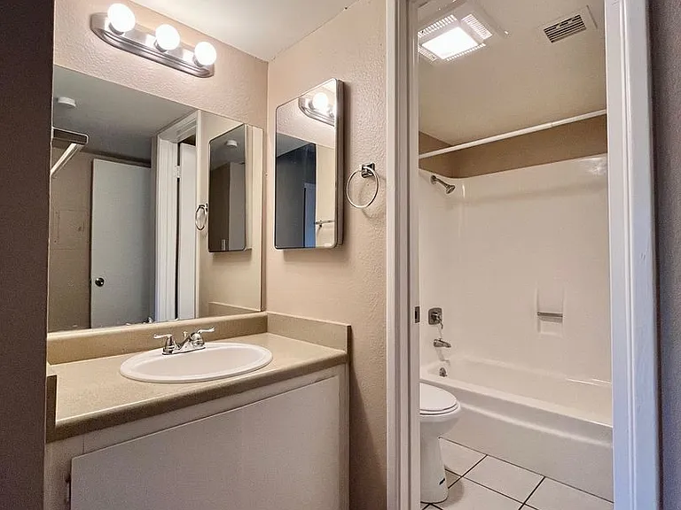 1701 W Tuckey Ln #225 — Photo 7