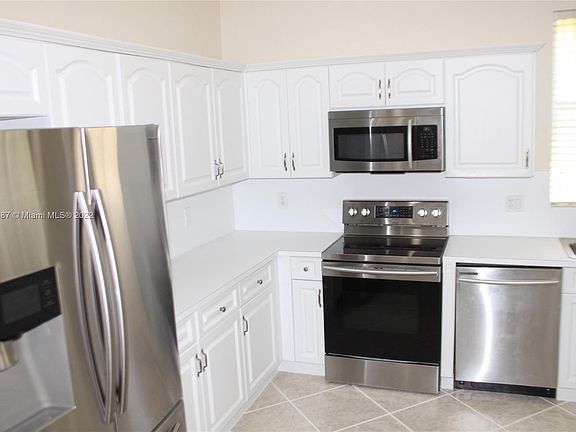 4th image of 855 Sunflower Cir