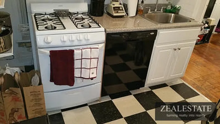 Rented by ZealEstate Group Inc | media 14