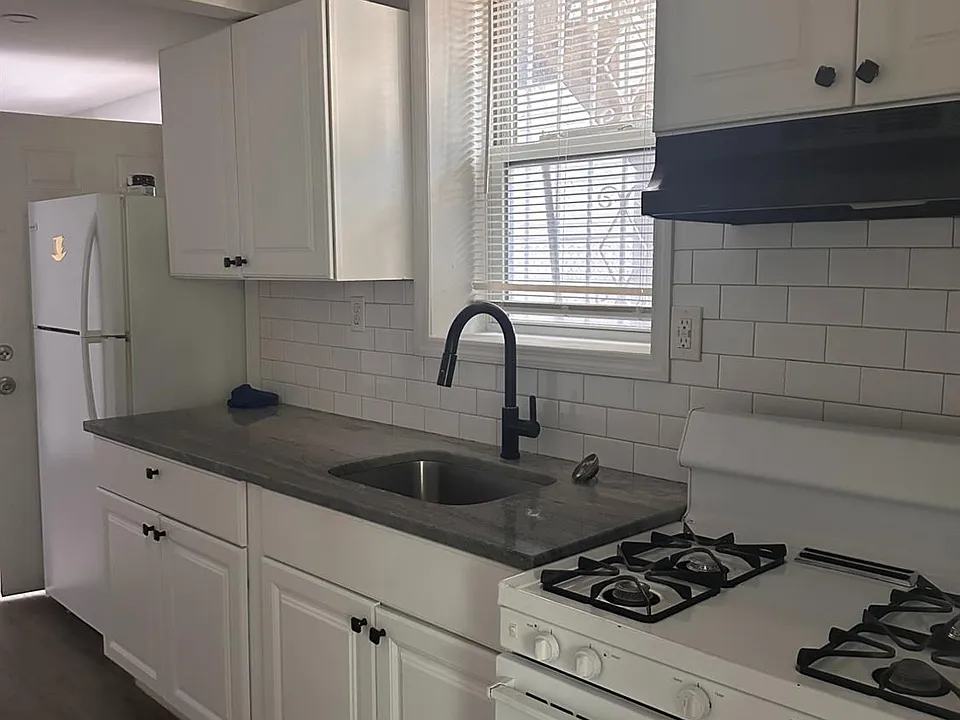 308 2nd St #1