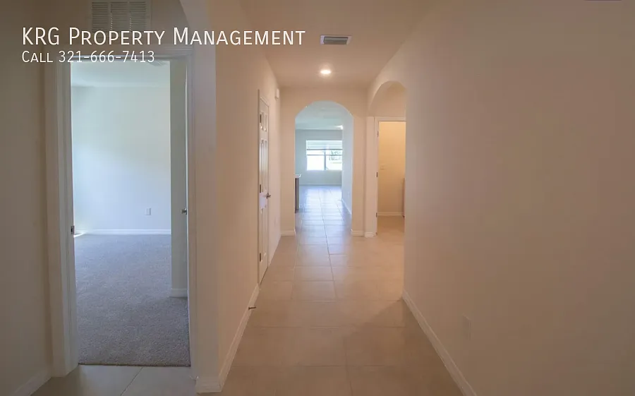 Beautiful 4-Bedroom Home in Cape Coral Move-In Ready! — Photo 4