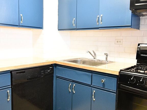 4th image of 301 W 110th St #1CC