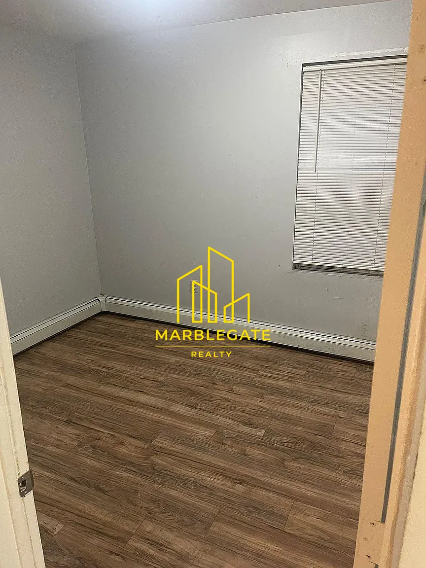 3 bed, 1050 sqft, $1,875 — Photo 4