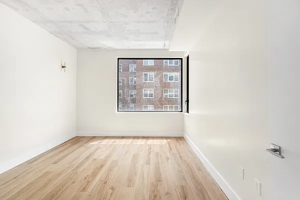 Rented by Safdie Realty Group | media 76