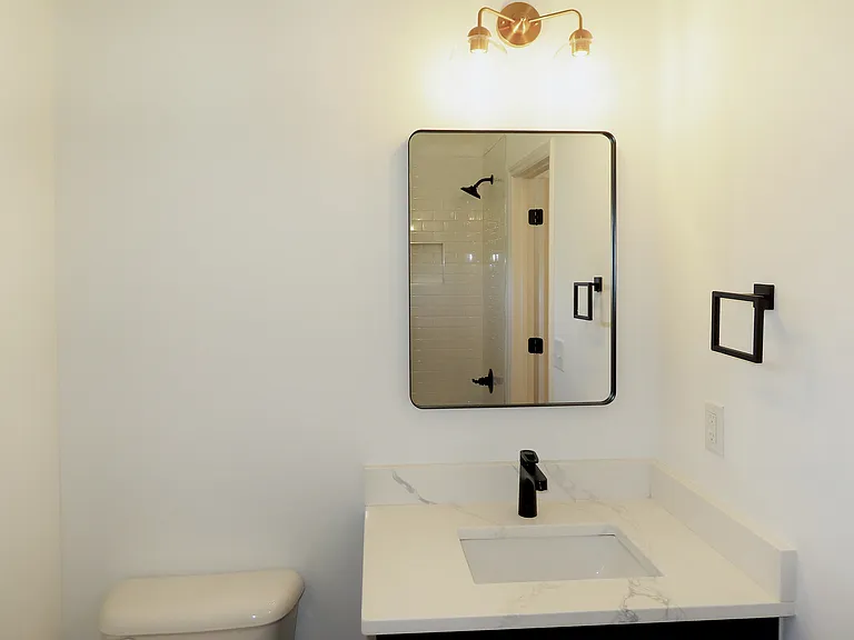 527 Cornelius St — Photo 17