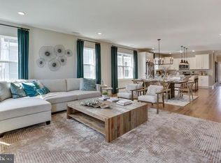 35 Coliseum Dr, Mount Holly, NJ 08060