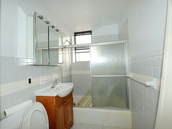 4th image of 66-72 Saint Nicholas Ave #7-F