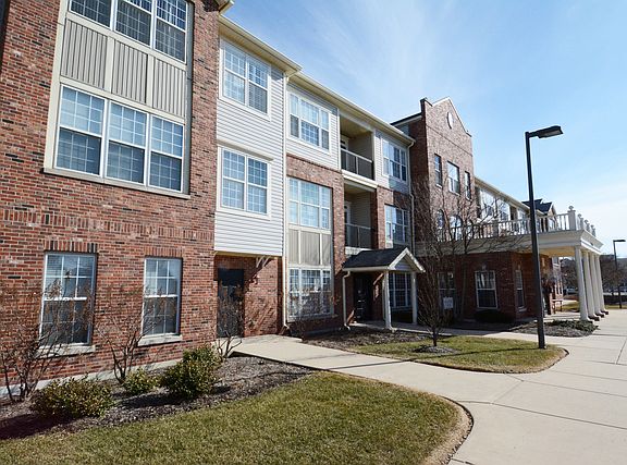 3rd image of 12950 Meadow View Ct Unit 207