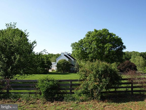 2nd image of 15814 Seneca Run Ct