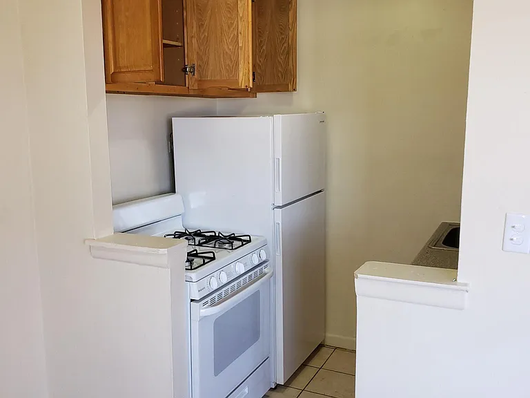 186-15 Hillside Ave — Photo 1