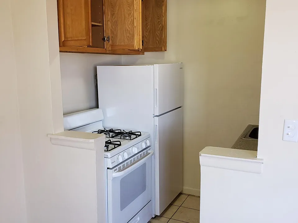 186-15 Hillside Ave
