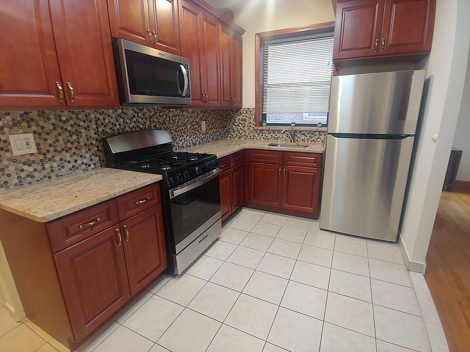 1st image of 19910 32nd Ave APT 2