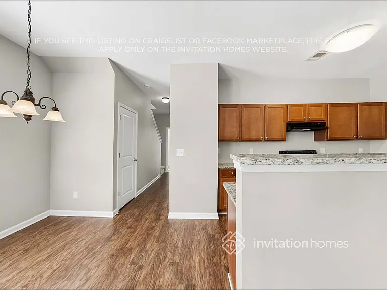 439 Village Broad St — Photo 6