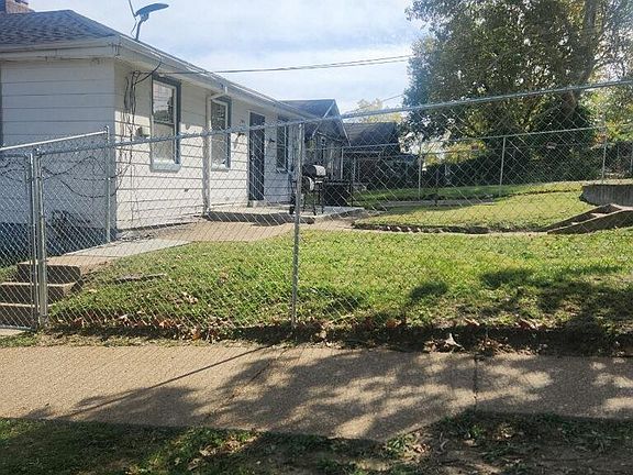 3rd image of 5458 W Florissant Ave