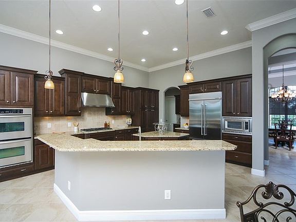 5th image of 3709 Caledonia Ln