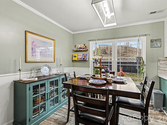 5th image of 1636 Clooney Ln