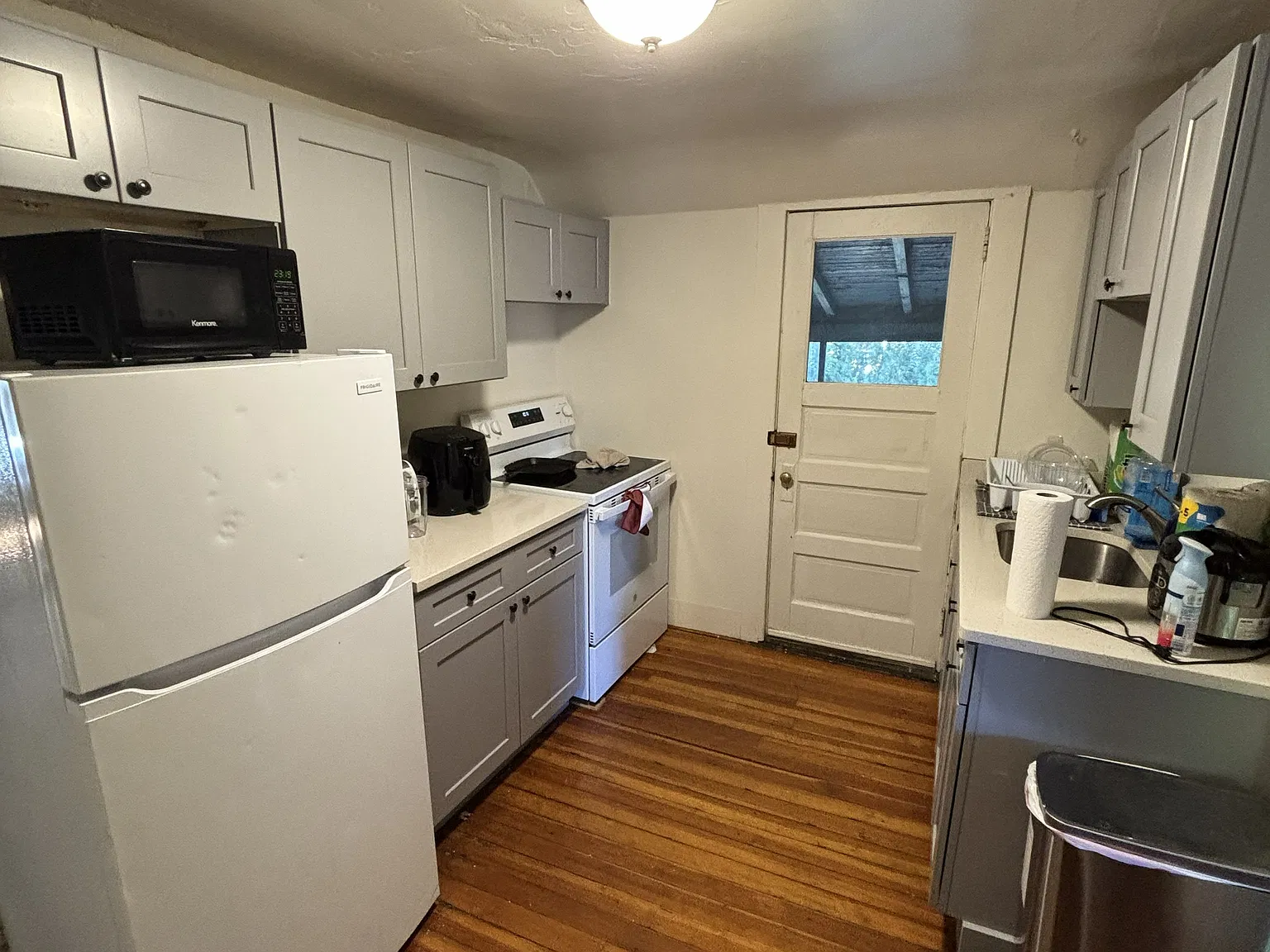 4 bed, $3,800 — Photo 2