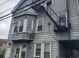 21 Chadwick St, Paterson, NJ 07503