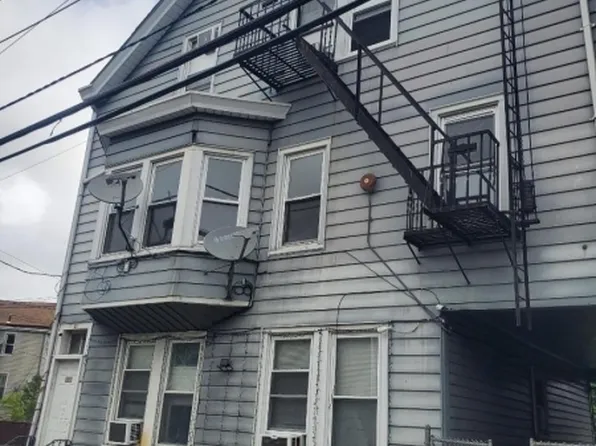21 Chadwick St, Paterson City, NJ 07503