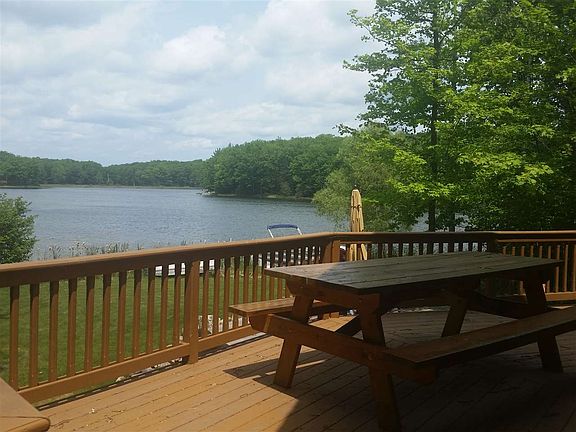 4th image of 9142 W Oak Ln