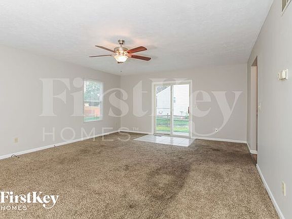 4th image of 636 Willow Pl