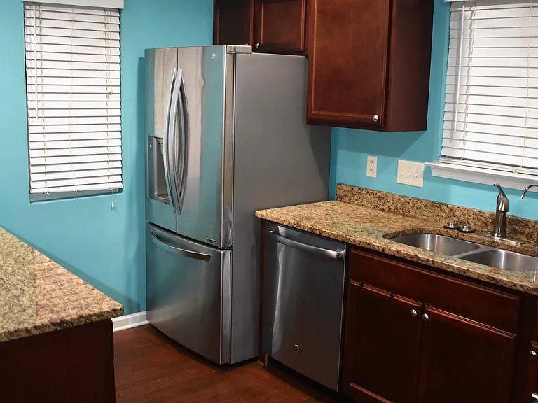 7821 River Field Dr — Photo 10