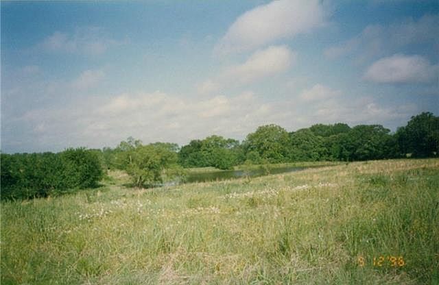 2nd image of 423 County Road 3080
