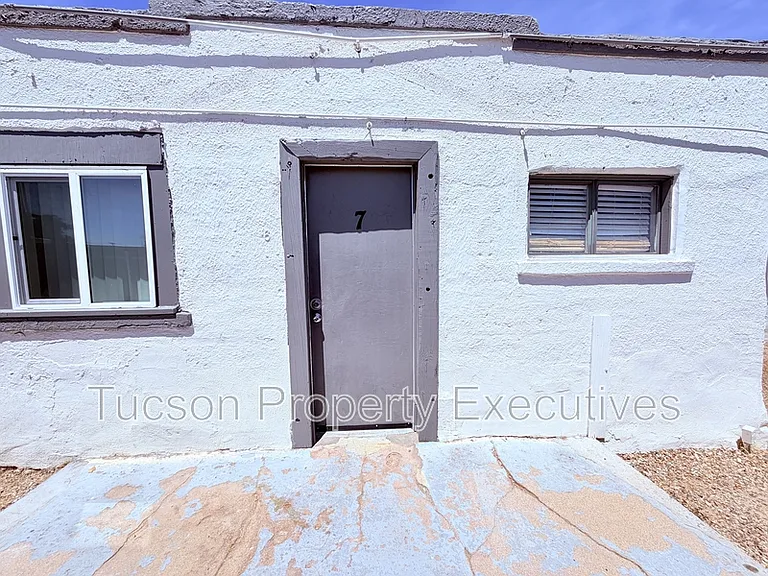 234 E 32nd St #7 — Photo 10