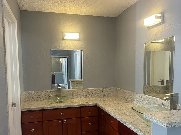 8621 Walnut Ridge Way — Photo 1