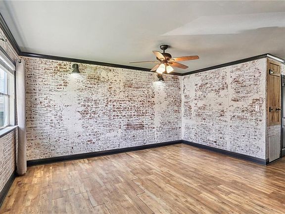 3rd image of 2712 Pakenham Dr