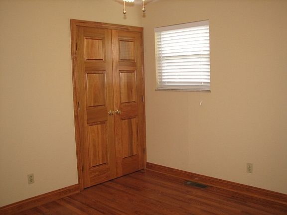 2nd image of 206 Linden Ave